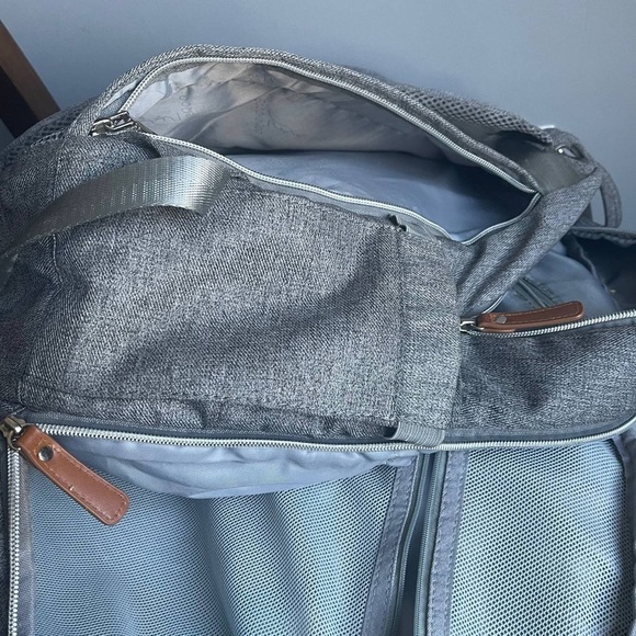 Unisex Babbleroo Gray Travel Diaper Bag Backpack Multi-pockets - Picture 7 of 13